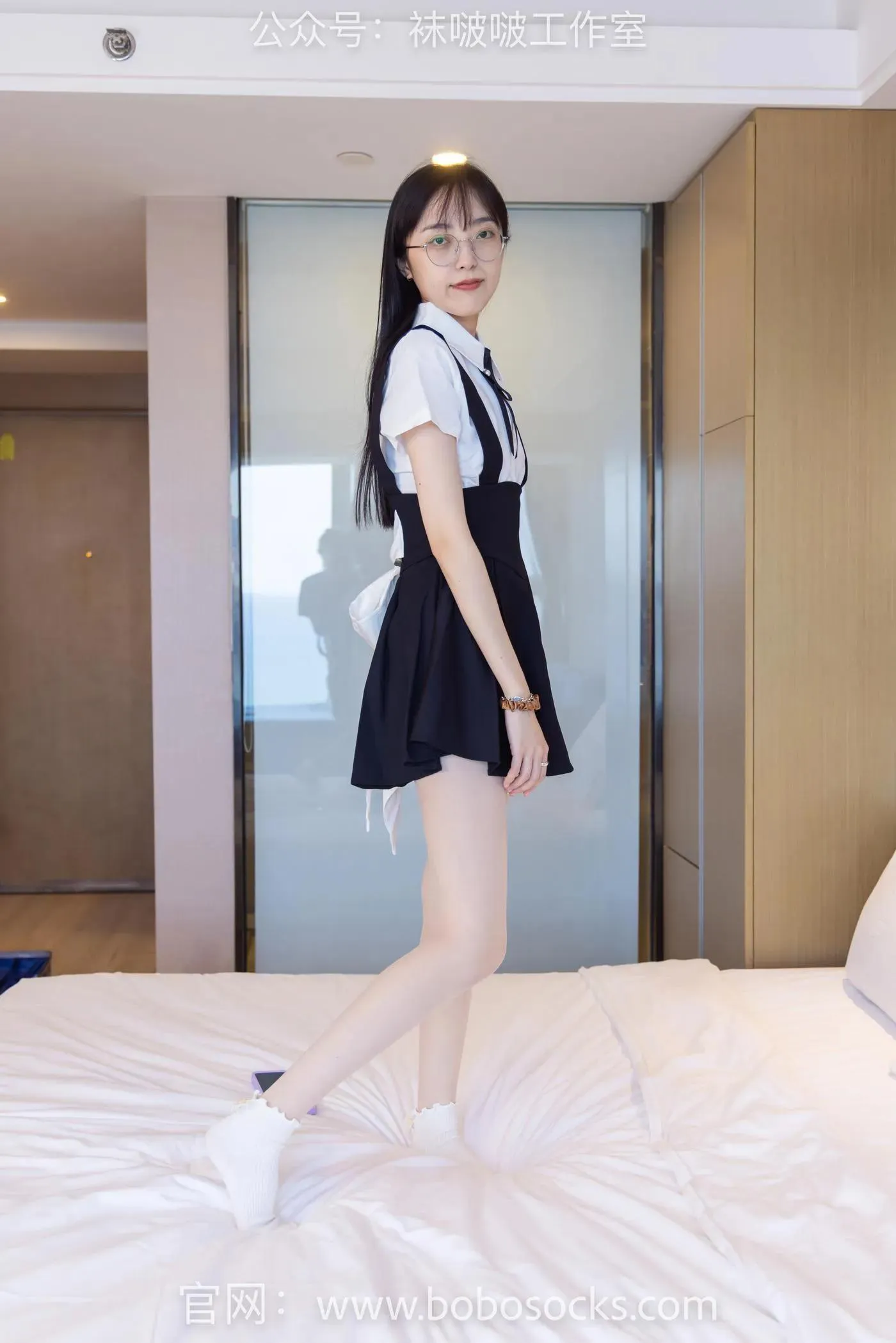 [BoBoSocks袜啵啵]NO.121 稚予-高跟鞋、白棉袜、肉丝 [138P]插图3